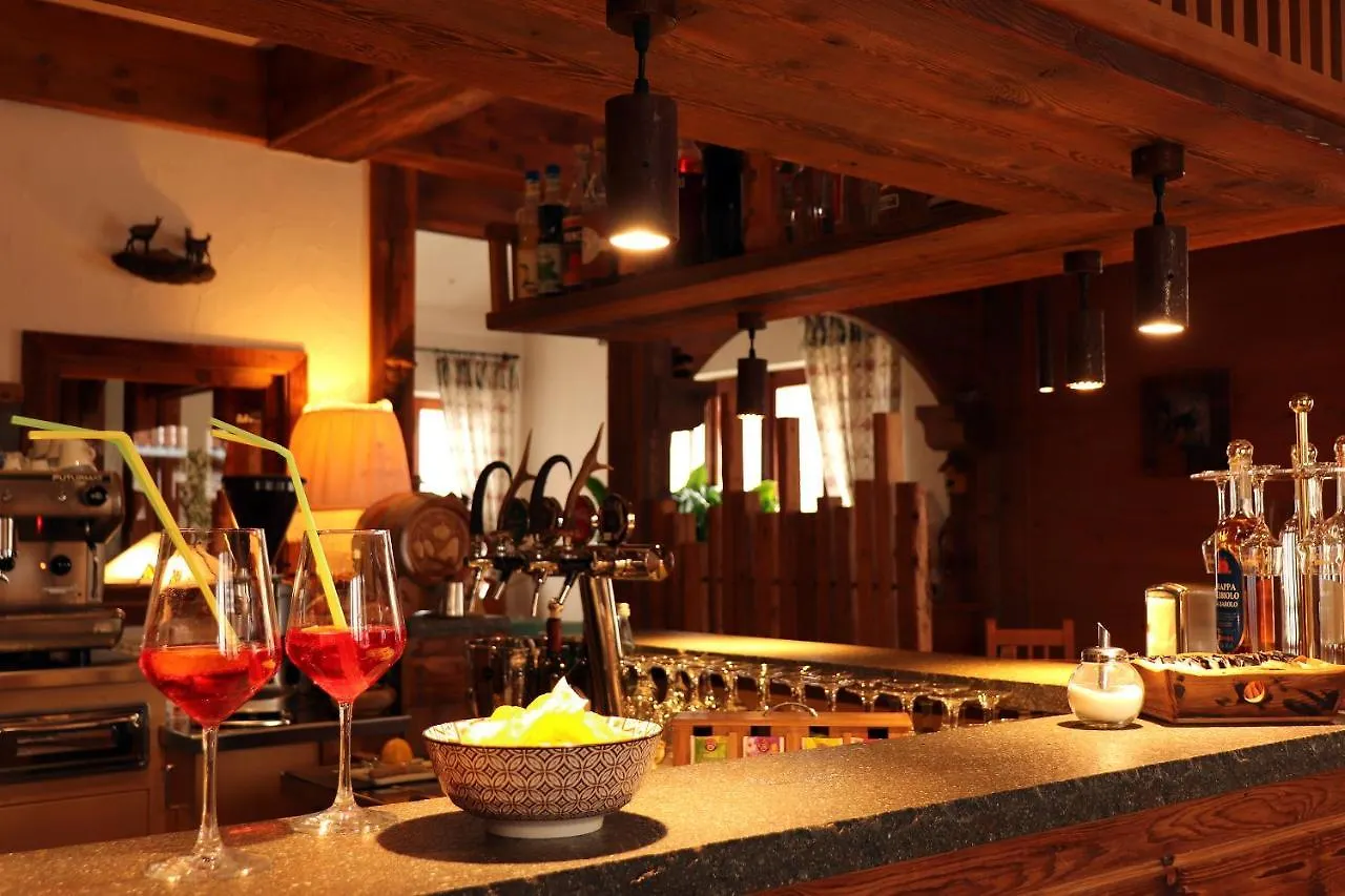 Hotel Milano - Piazzatorre 3*,  Italia